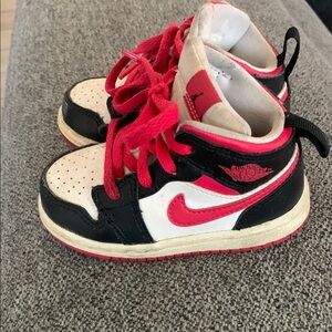 Nike Kids' Black and Red Sneakers